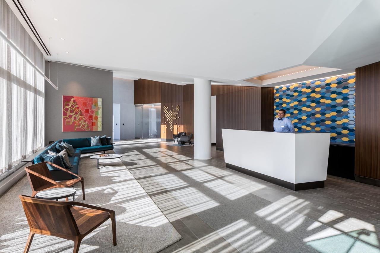 Deedee'S Sky Rise Apartments At Newport II Джърси Сити Екстериор снимка