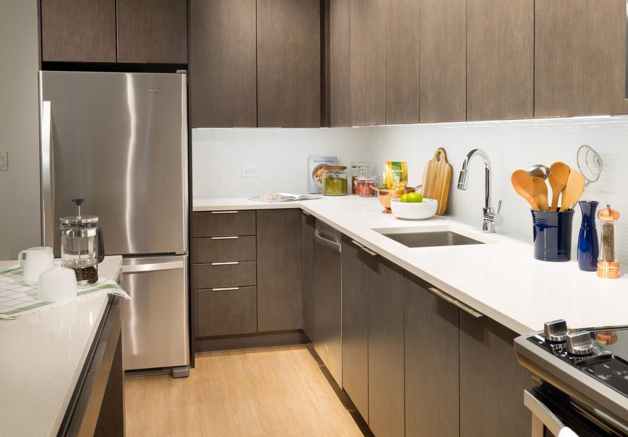 Deedee'S Sky Rise Apartments At Newport II Джърси Сити Екстериор снимка