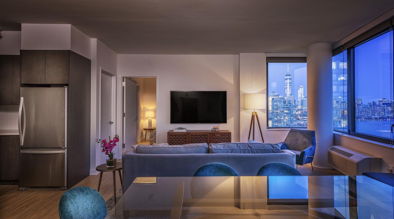 Deedee'S Sky Rise Apartments At Newport II Джърси Сити Екстериор снимка