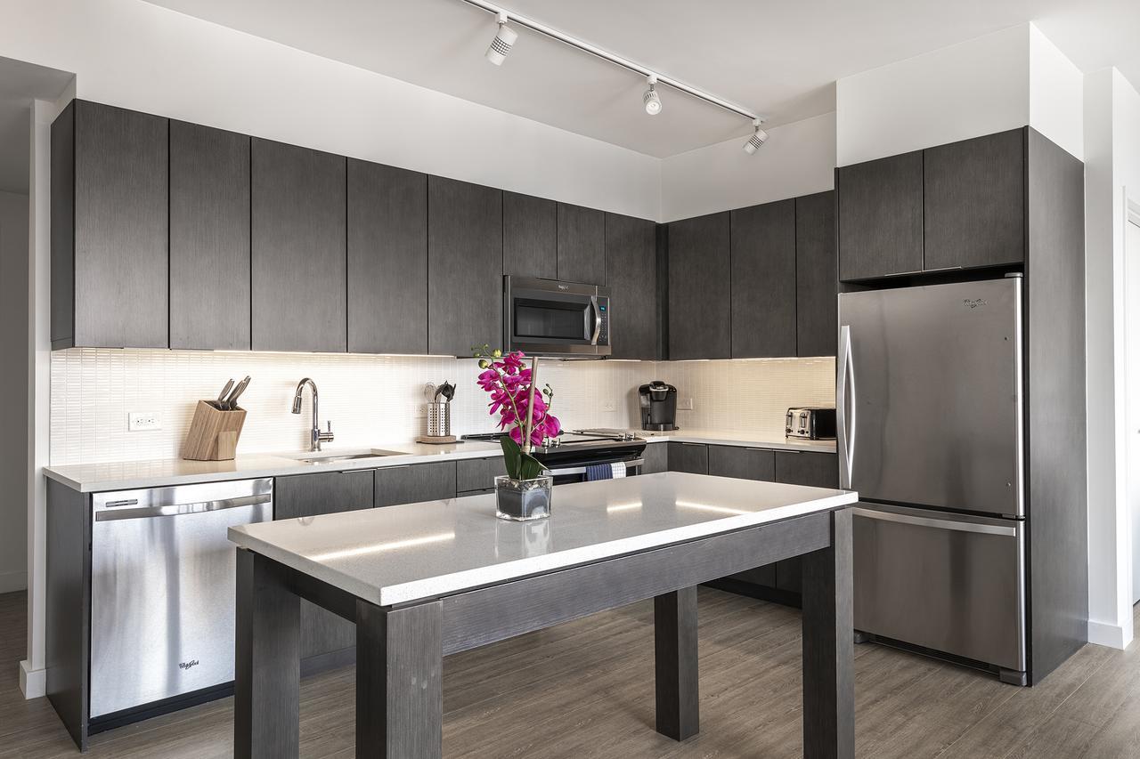 Deedee'S Sky Rise Apartments At Newport II Джърси Сити Екстериор снимка