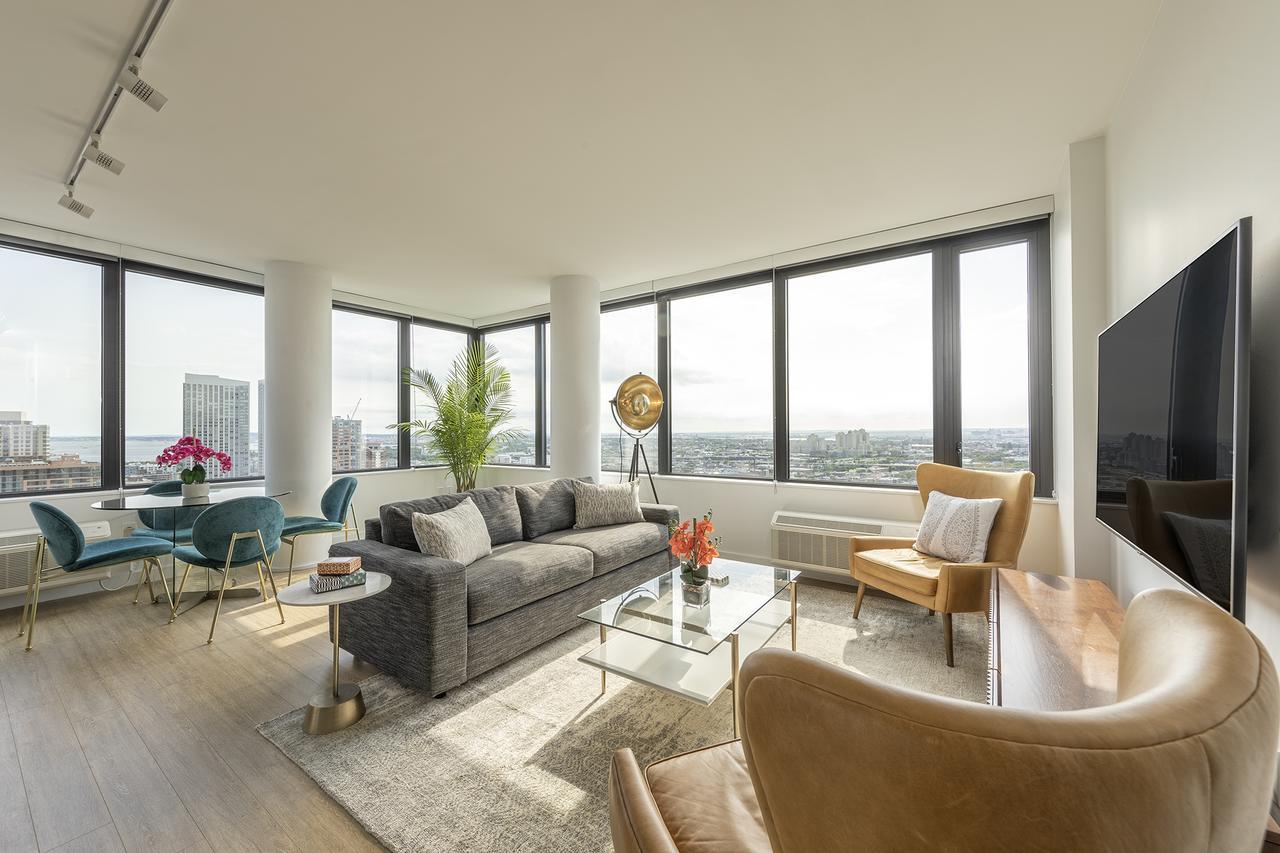 Deedee'S Sky Rise Apartments At Newport II Джърси Сити Екстериор снимка