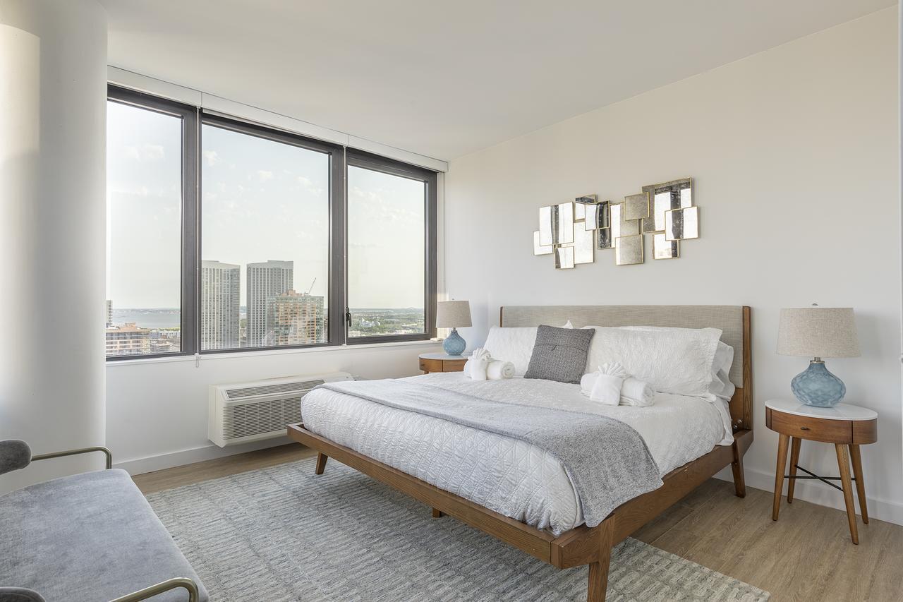 Deedee'S Sky Rise Apartments At Newport II Джърси Сити Екстериор снимка