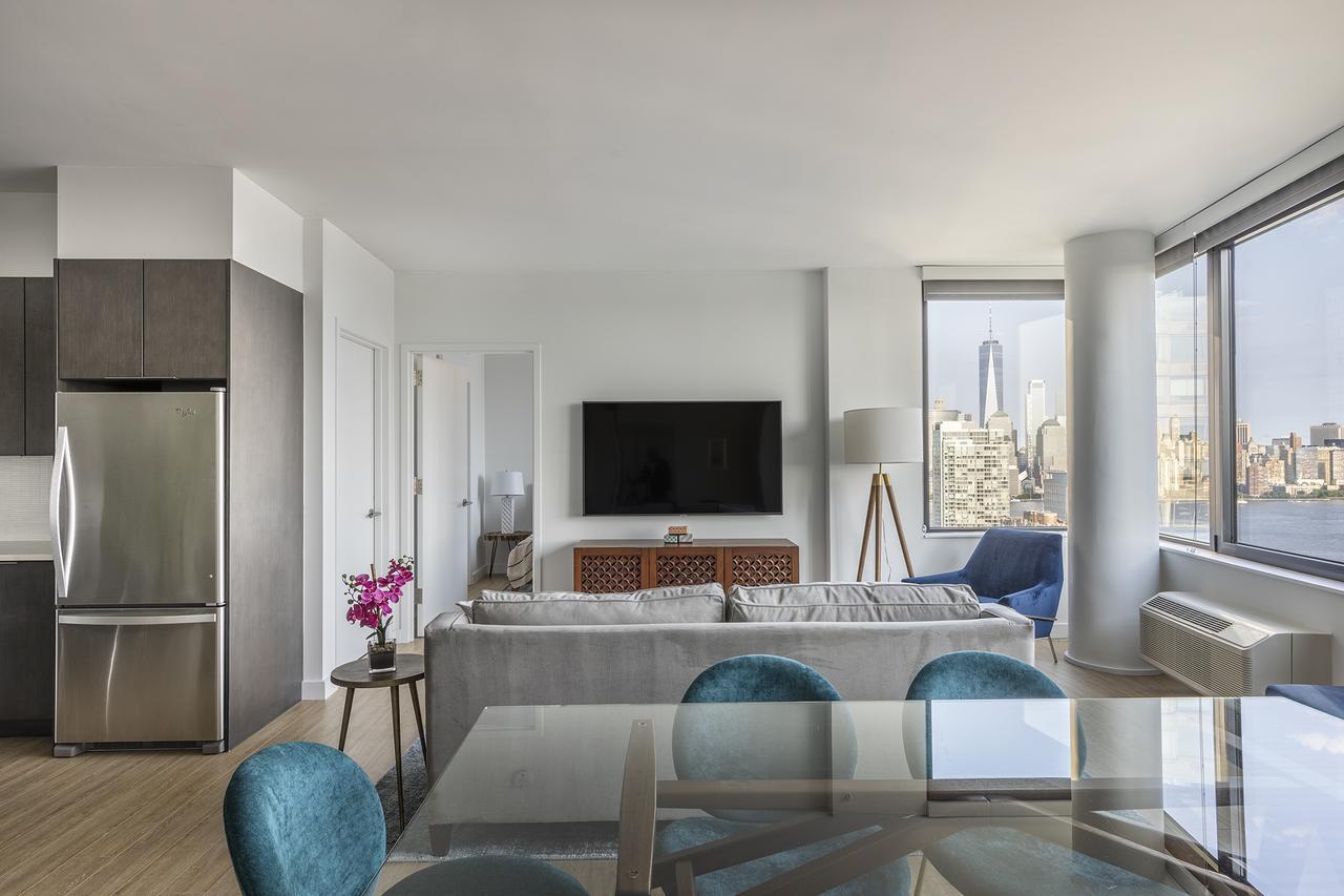 Deedee'S Sky Rise Apartments At Newport II Джърси Сити Екстериор снимка