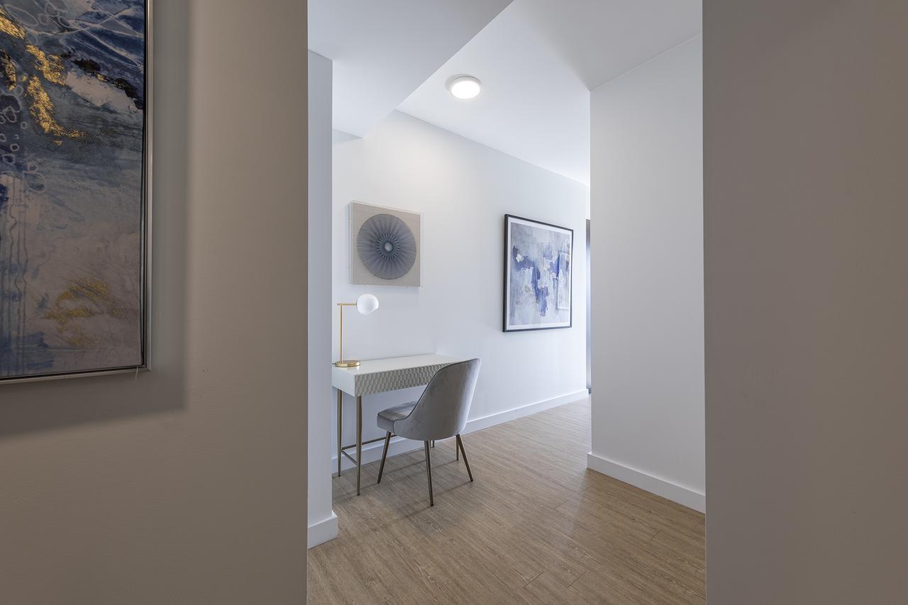 Deedee'S Sky Rise Apartments At Newport II Джърси Сити Екстериор снимка