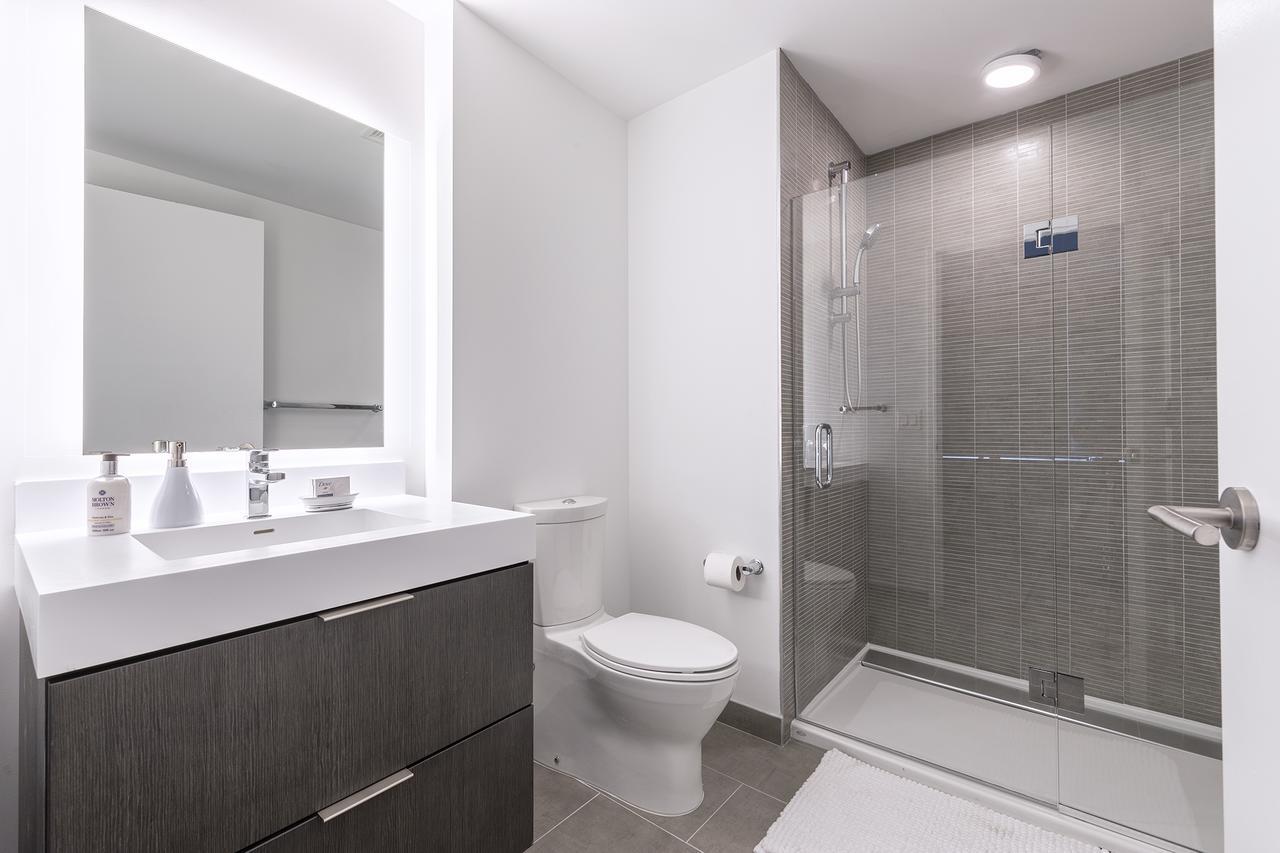 Deedee'S Sky Rise Apartments At Newport II Джърси Сити Екстериор снимка